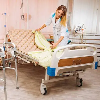 Как выбрать медицинскую кровать для лежачих больных